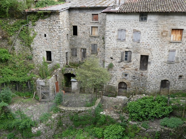 Jaujac en Ardèche, crédit photo : Jean-Charles PAILLET y