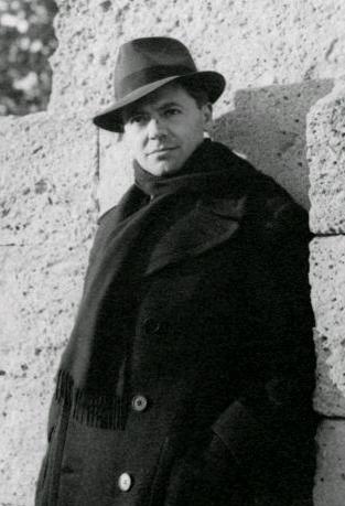 Jean Moulin (1899-1943) y