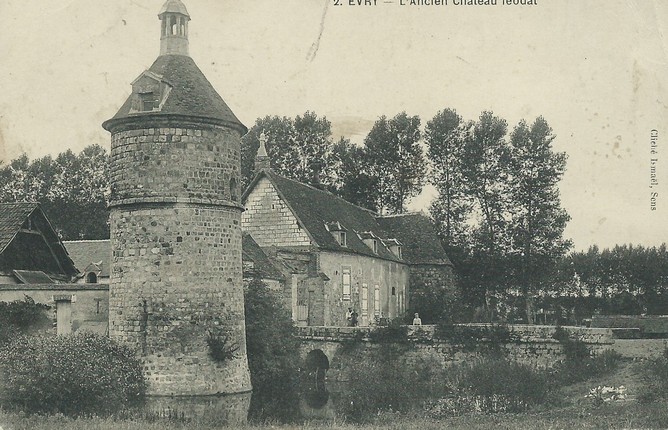 Château d'Evry dans l'Yonne y